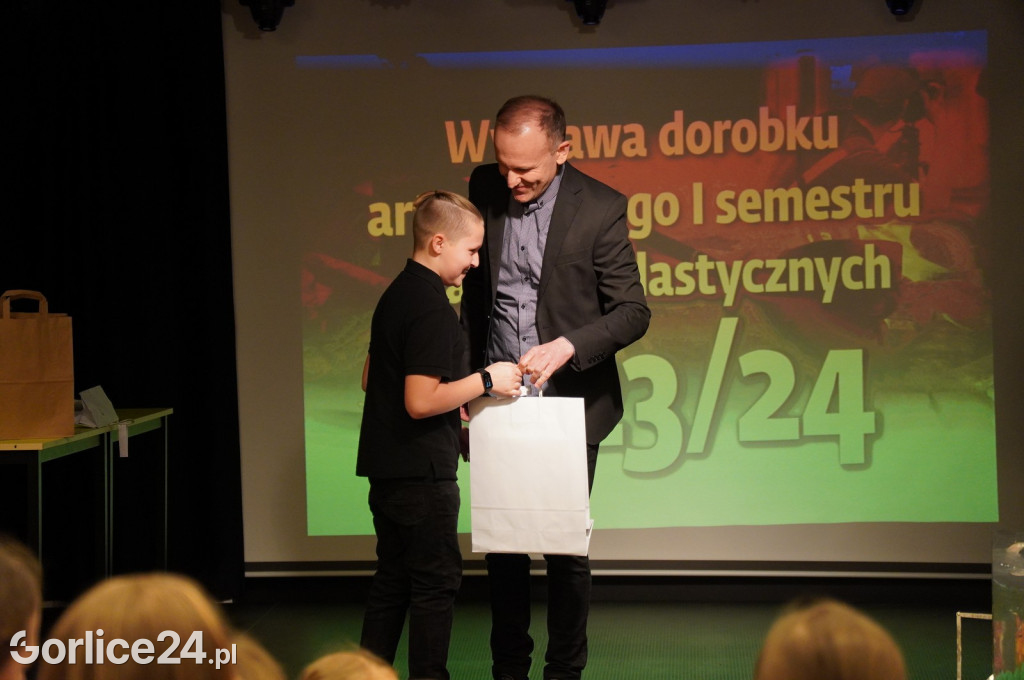Wystawa semestralna w MDK (06.02.)