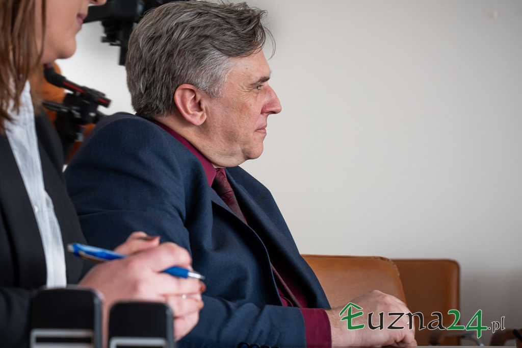 Umowa na modernizację kościoła w Łużnej (6.02)