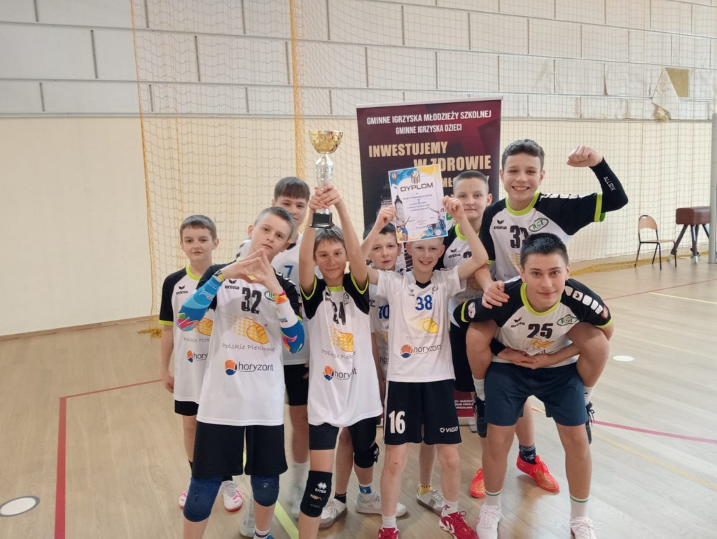 Gminne Igrzyska Dzieci w siatkówce w Bieczu (2.02)