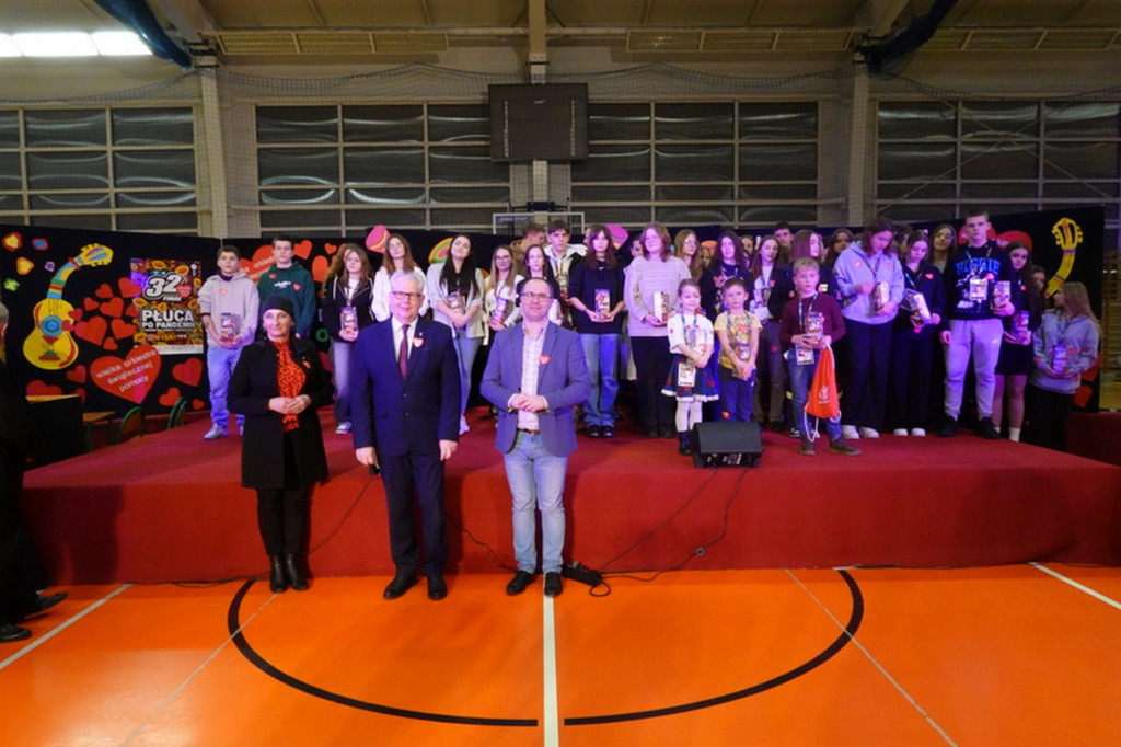 Uczniowie SP Stróżna Wolontariuszami 32 Finału WOŚP
