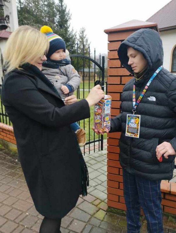 Uczniowie SP Stróżna Wolontariuszami 32 Finału WOŚP
