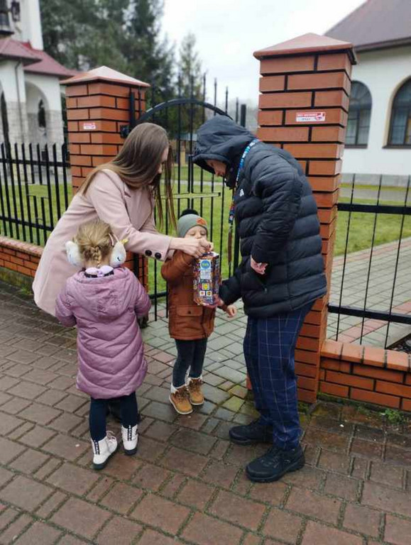Uczniowie SP Stróżna Wolontariuszami 32 Finału WOŚP