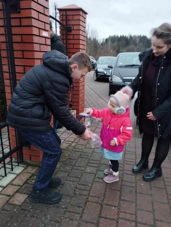 Uczniowie SP Stróżna Wolontariuszami 32 Finału WOŚP