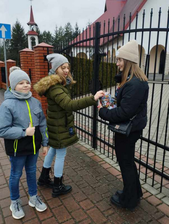 Uczniowie SP Stróżna Wolontariuszami 32 Finału WOŚP