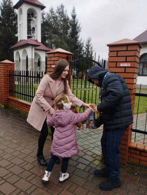 Uczniowie SP Stróżna Wolontariuszami 32 Finału WOŚP