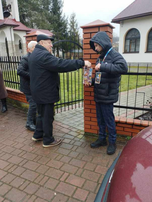 Uczniowie SP Stróżna Wolontariuszami 32 Finału WOŚP