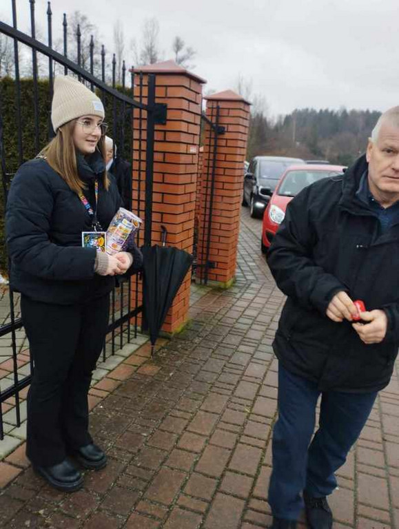 Uczniowie SP Stróżna Wolontariuszami 32 Finału WOŚP