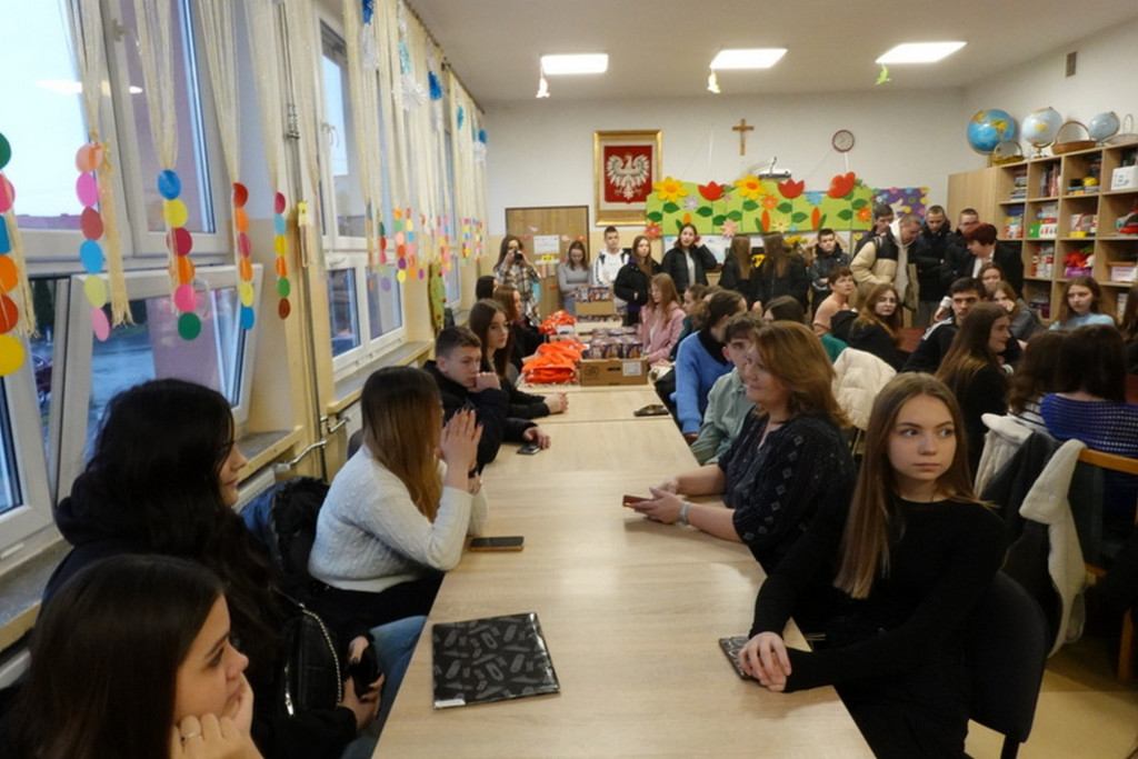Uczniowie SP Stróżna Wolontariuszami 32 Finału WOŚP