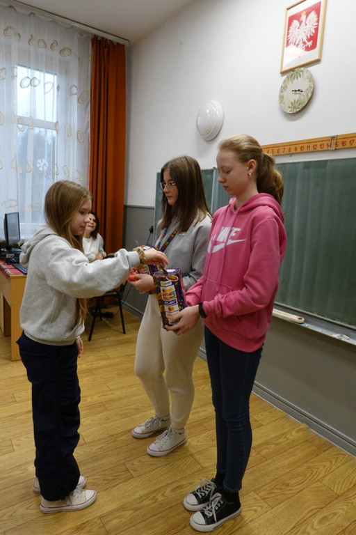Uczniowie SP Stróżna Wolontariuszami 32 Finału WOŚP