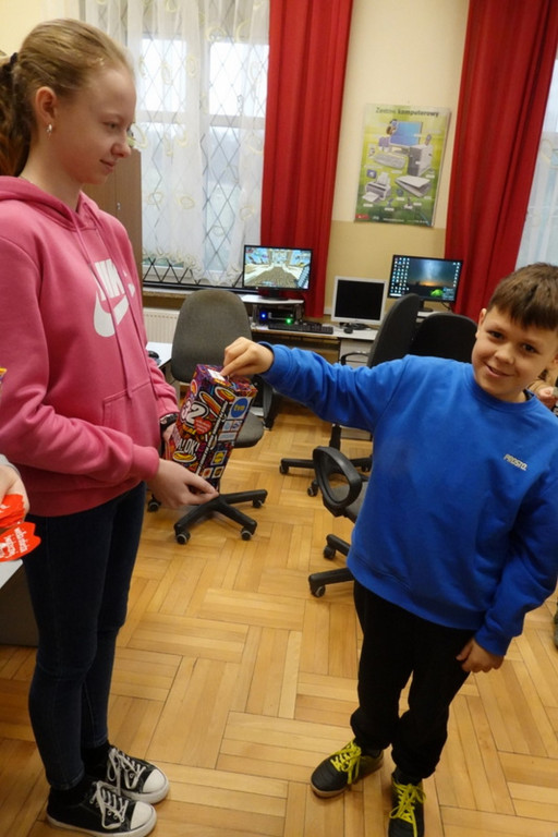 Uczniowie SP Stróżna Wolontariuszami 32 Finału WOŚP