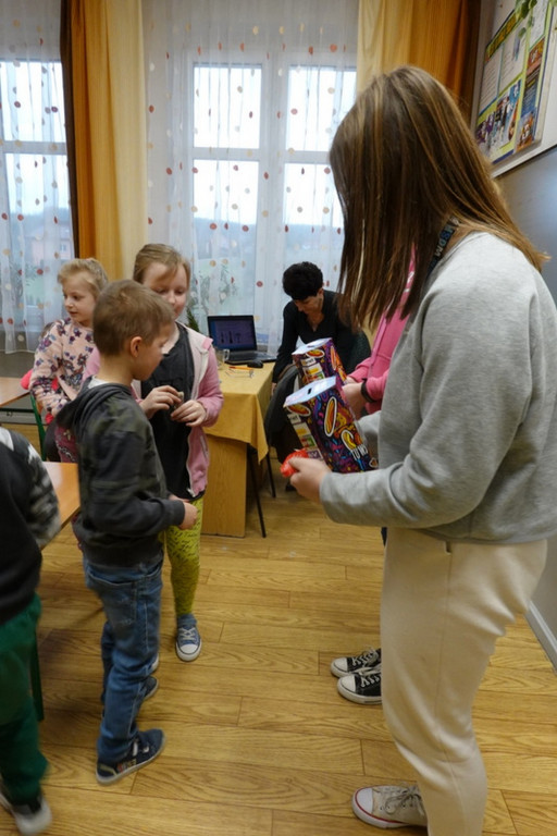 Uczniowie SP Stróżna Wolontariuszami 32 Finału WOŚP