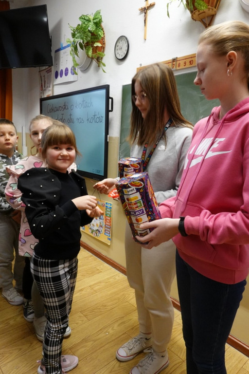 Uczniowie SP Stróżna Wolontariuszami 32 Finału WOŚP
