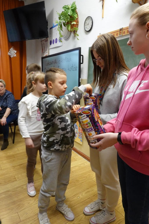 Uczniowie SP Stróżna Wolontariuszami 32 Finału WOŚP