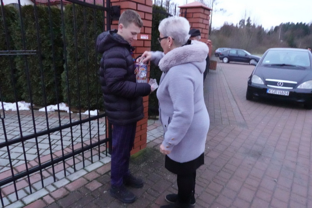 Uczniowie SP Stróżna Wolontariuszami 32 Finału WOŚP