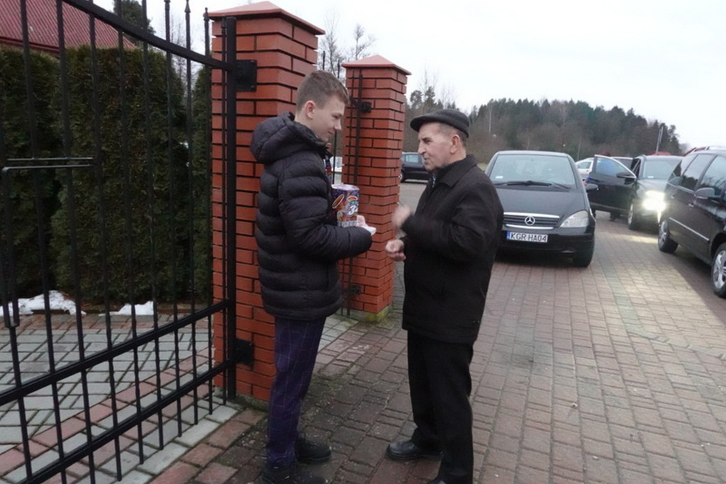 Uczniowie SP Stróżna Wolontariuszami 32 Finału WOŚP