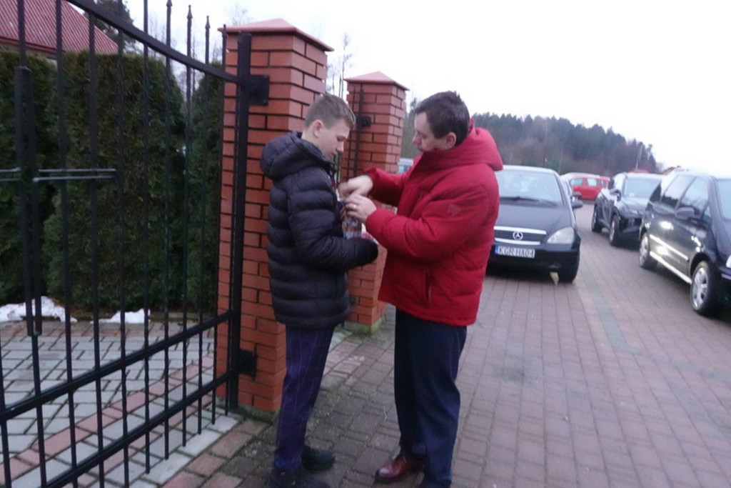 Uczniowie SP Stróżna Wolontariuszami 32 Finału WOŚP