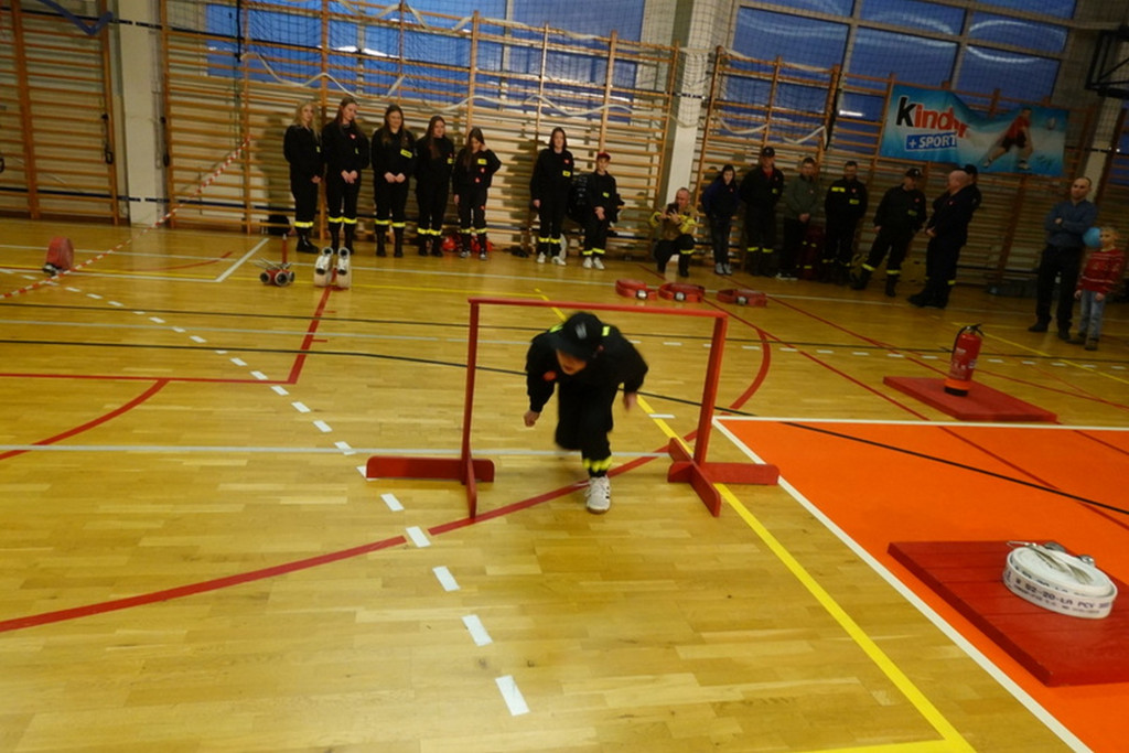 Uczniowie SP Stróżna Wolontariuszami 32 Finału WOŚP