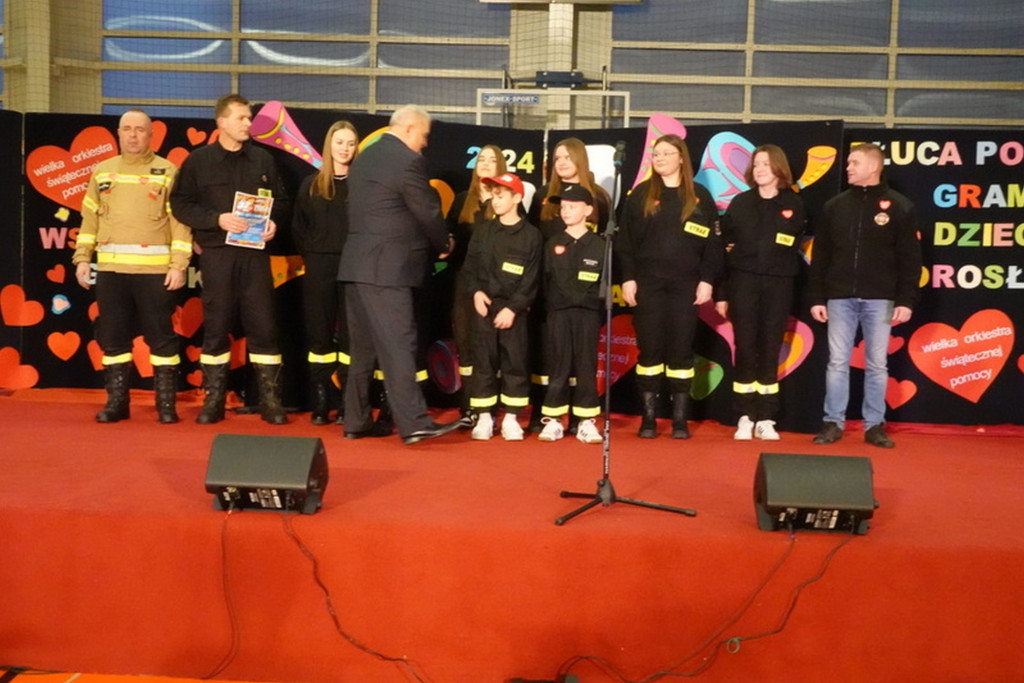 Uczniowie SP Stróżna Wolontariuszami 32 Finału WOŚP