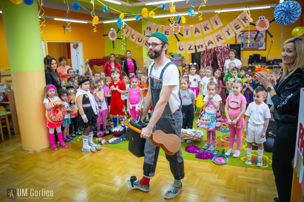 Zabawa karnawałowa w Miejskim Przedszkolu nr 4 (8.02)