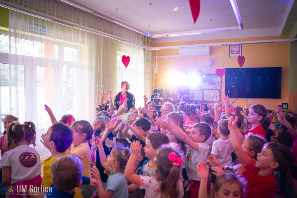 Zabawa karnawałowa w Miejskim Przedszkolu nr 4 (8.02)