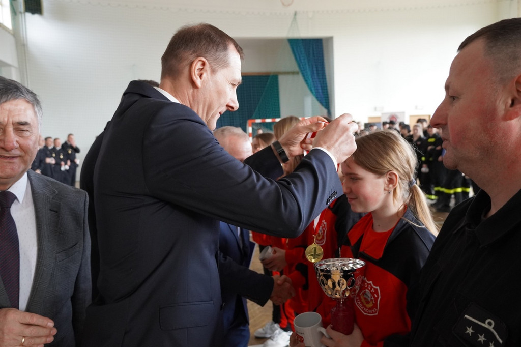 Powiatowe Halowe Młodzieżowe Zawody Sportowo Pożarnicze w Brunarach