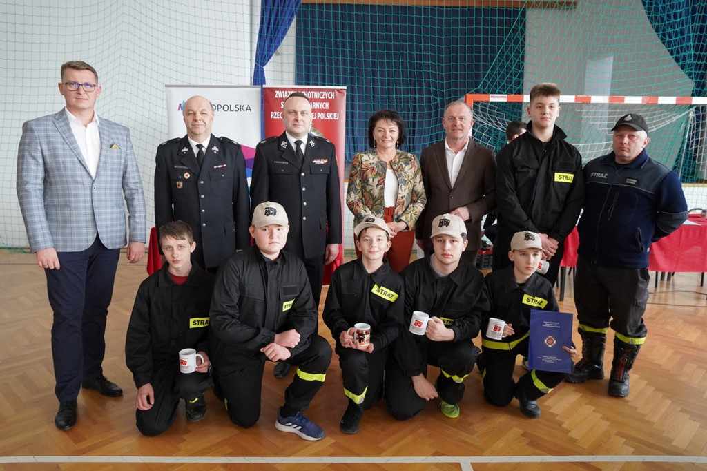 Powiatowe Halowe Młodzieżowe Zawody Sportowo Pożarnicze w Brunarach