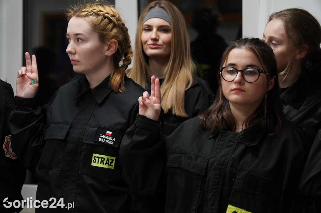 Przyrzeczenie 28 nowych druhen i druhów OSP (04.03.)