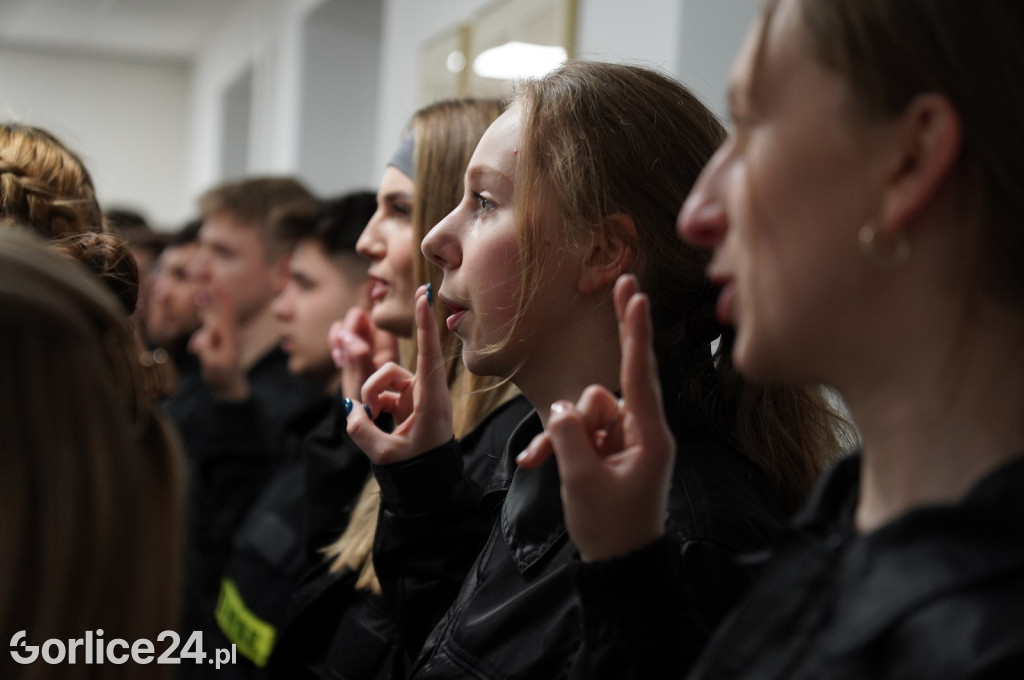 Przyrzeczenie 28 nowych druhen i druhów OSP (04.03.)