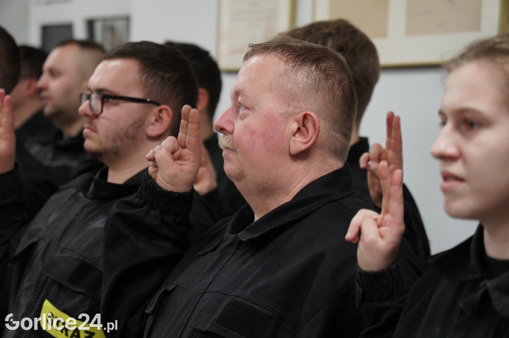 Przyrzeczenie 28 nowych druhen i druhów OSP (04.03.)