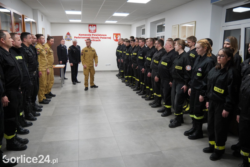 Przyrzeczenie 28 nowych druhen i druhów OSP (04.03.)