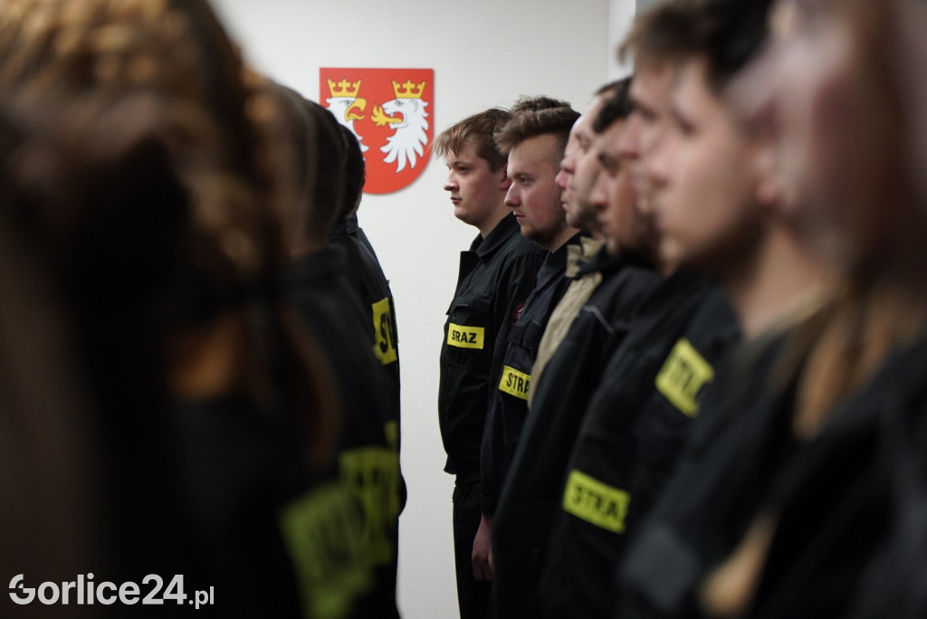 Przyrzeczenie 28 nowych druhen i druhów OSP (04.03.)