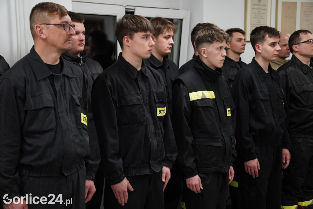 Przyrzeczenie 28 nowych druhen i druhów OSP (04.03.)