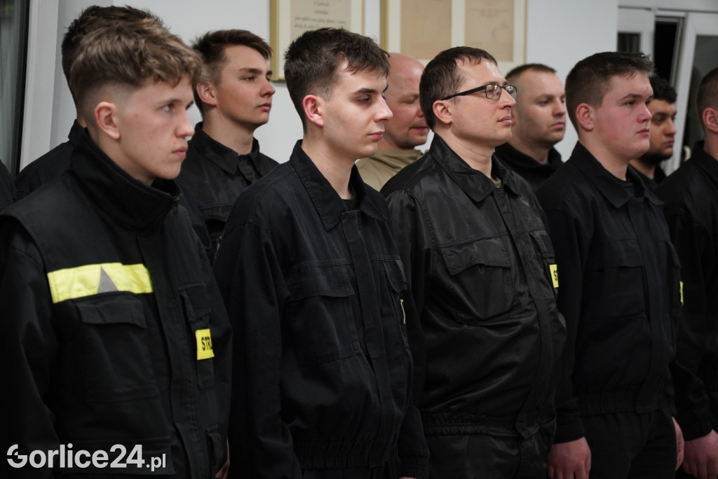 Przyrzeczenie 28 nowych druhen i druhów OSP (04.03.)