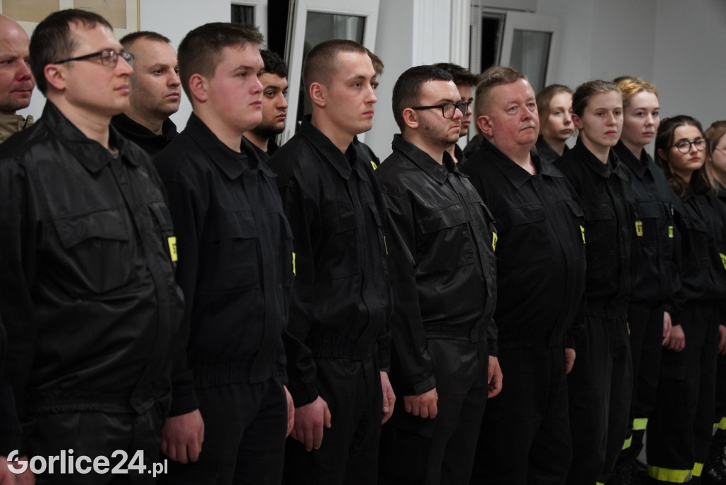 Przyrzeczenie 28 nowych druhen i druhów OSP (04.03.)