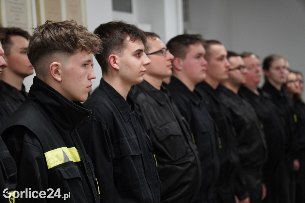 Przyrzeczenie 28 nowych druhen i druhów OSP (04.03.)