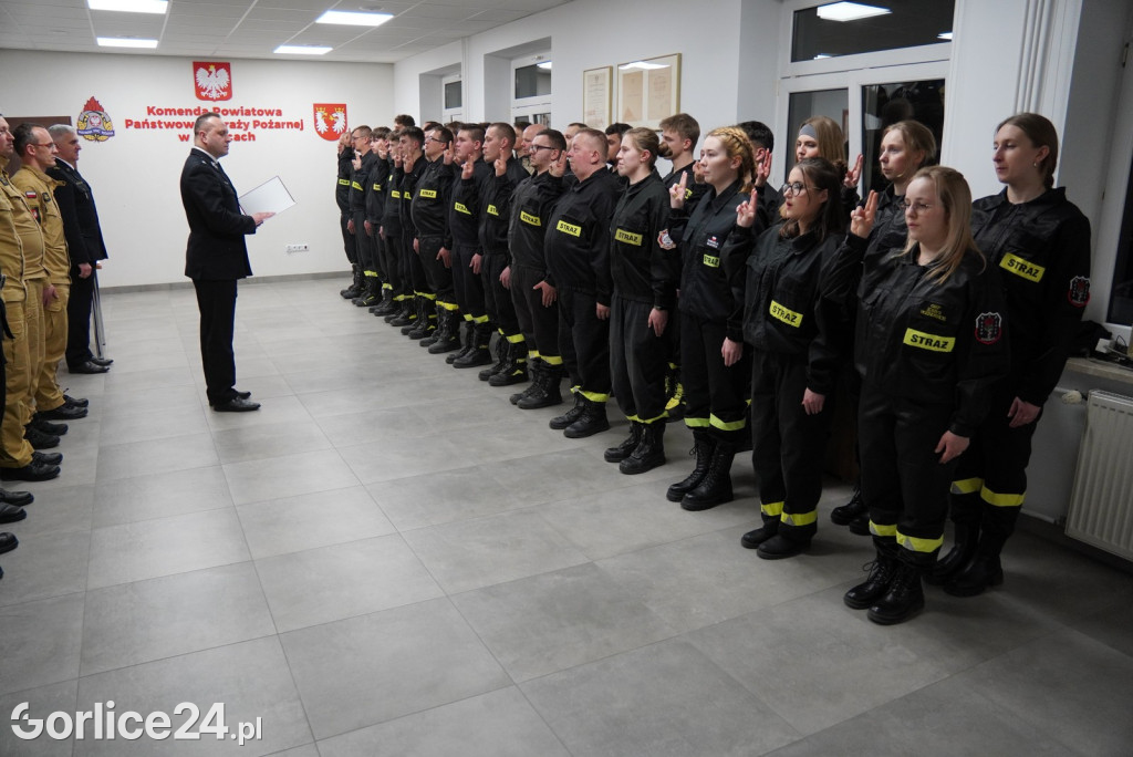 Przyrzeczenie 28 nowych druhen i druhów OSP (04.03.)