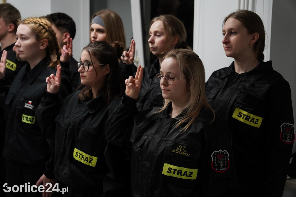 Przyrzeczenie 28 nowych druhen i druhów OSP (04.03.)