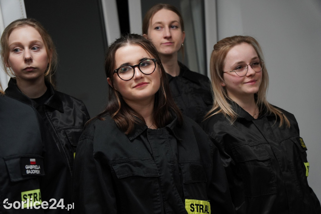 Przyrzeczenie 28 nowych druhen i druhów OSP (04.03.)