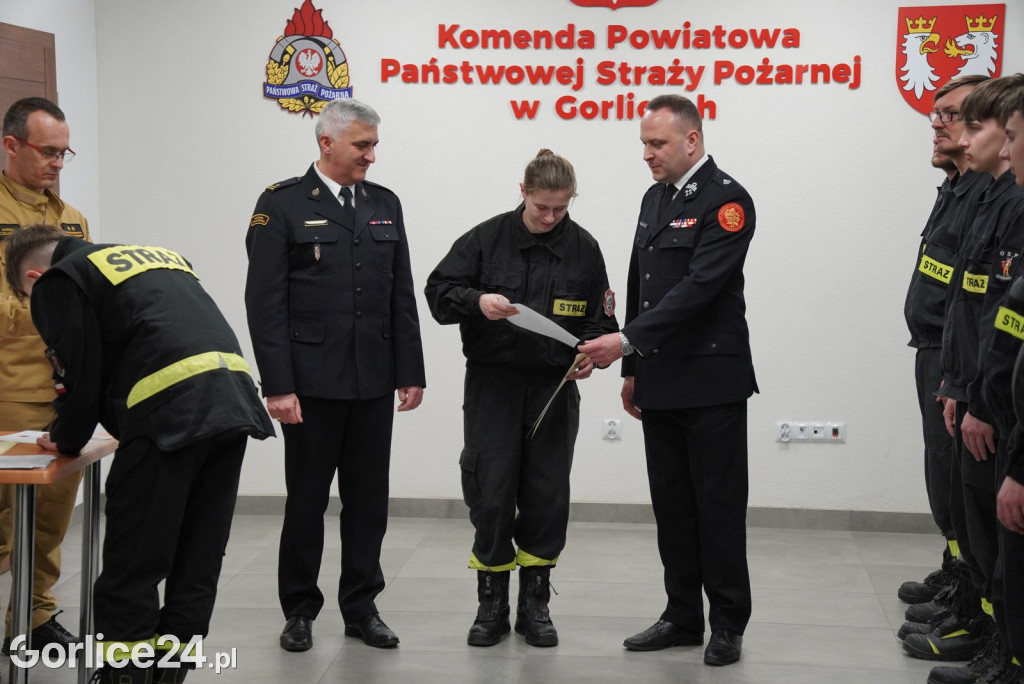 Przyrzeczenie 28 nowych druhen i druhów OSP (04.03.)
