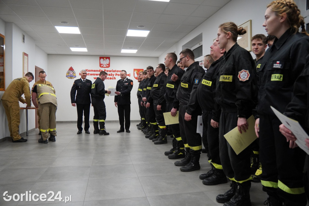Przyrzeczenie 28 nowych druhen i druhów OSP (04.03.)