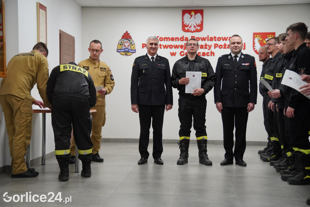 Przyrzeczenie 28 nowych druhen i druhów OSP (04.03.)