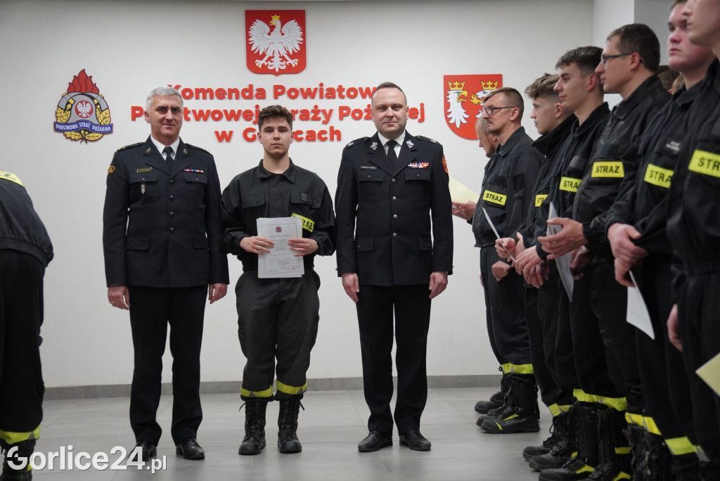 Przyrzeczenie 28 nowych druhen i druhów OSP (04.03.)