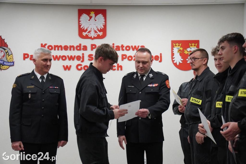 Przyrzeczenie 28 nowych druhen i druhów OSP (04.03.)
