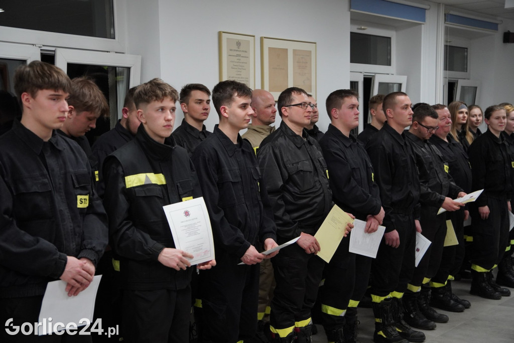 Przyrzeczenie 28 nowych druhen i druhów OSP (04.03.)