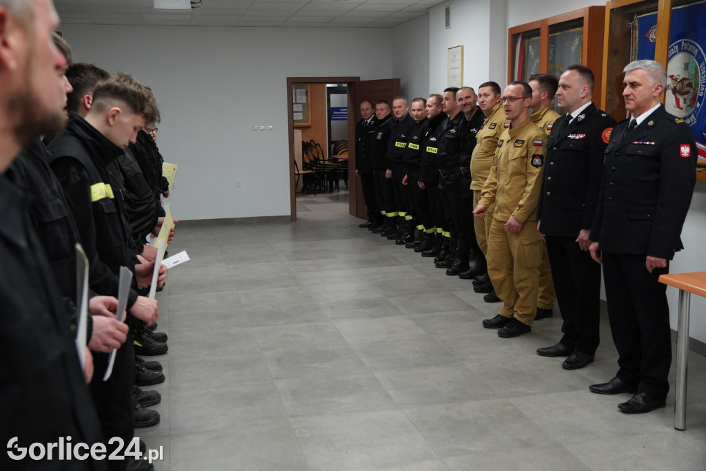 Przyrzeczenie 28 nowych druhen i druhów OSP (04.03.)