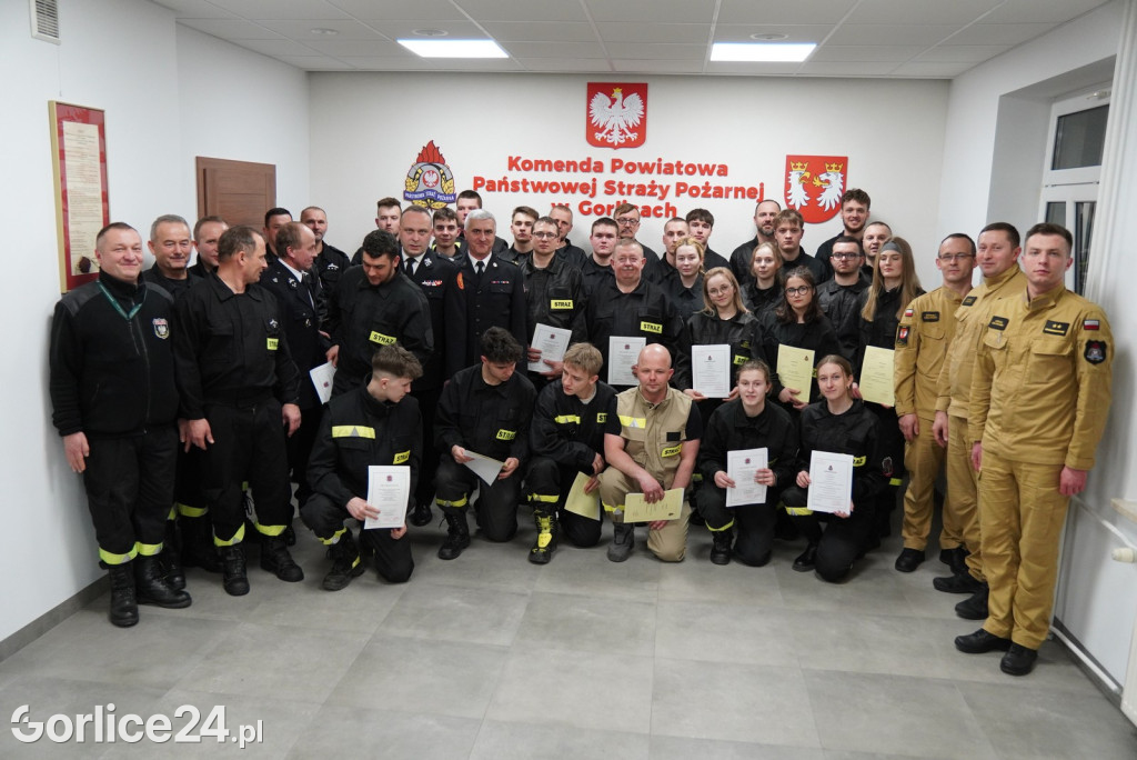Przyrzeczenie 28 nowych druhen i druhów OSP (04.03.)
