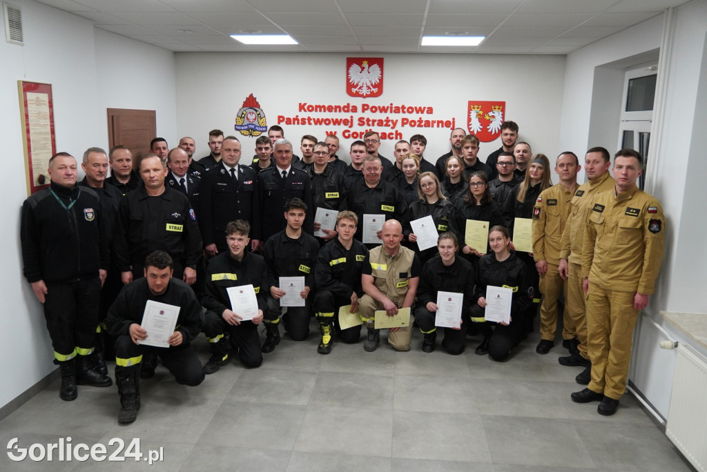 Przyrzeczenie 28 nowych druhen i druhów OSP (04.03.)