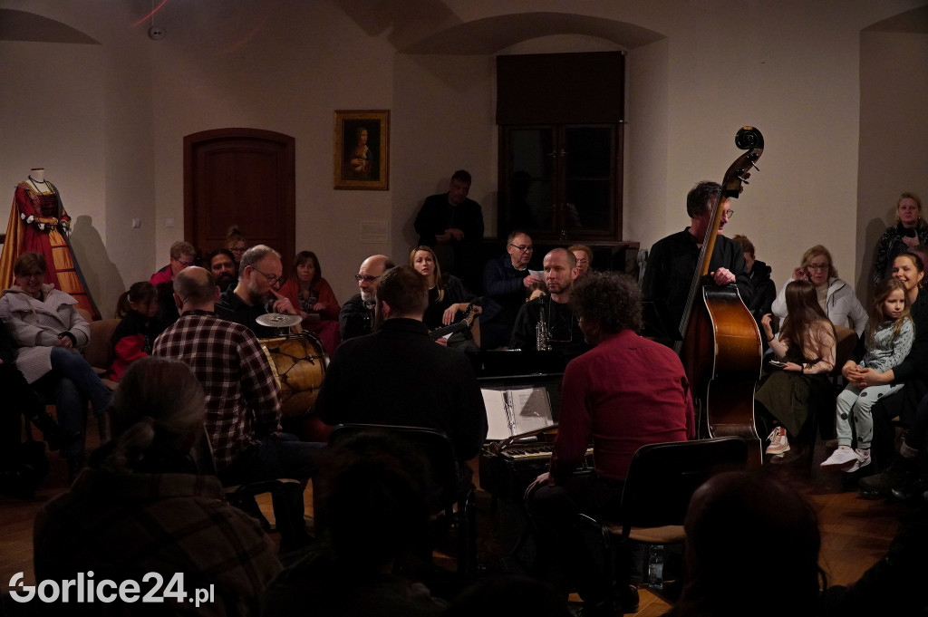 Koncert Memento Mori Dance Club w Kasztelu w Szymbarku (11.03)