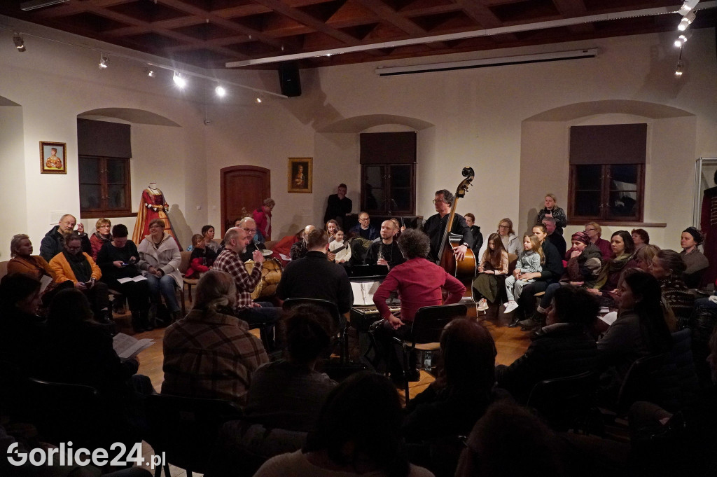Koncert Memento Mori Dance Club w Kasztelu w Szymbarku (11.03)