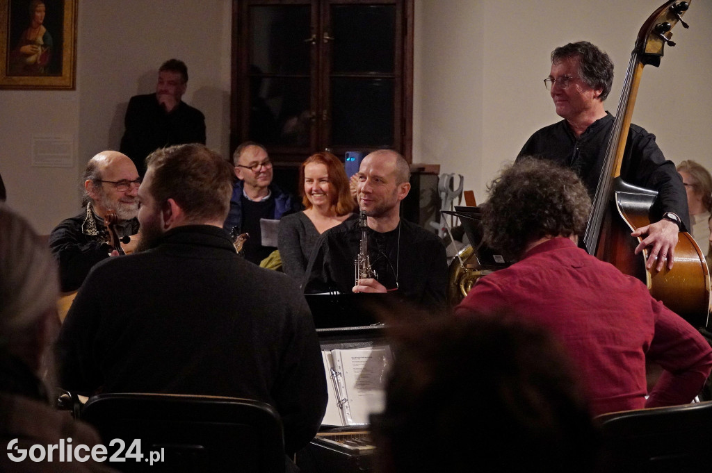 Koncert Memento Mori Dance Club w Kasztelu w Szymbarku (11.03)